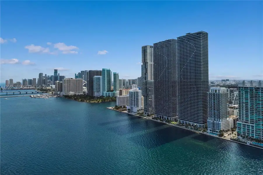Condo located in Miami, FL showcasing its design and architecture (Image 4). Condo located in Miami, FL showcasing its design and architecture (Image 4).