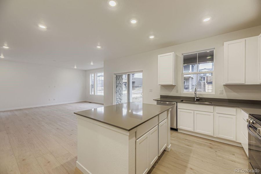 Furnished interior view inside a new home in Ken-Caryl Ranch, Littleton (Image 6).