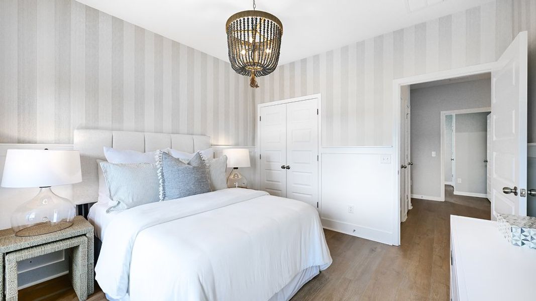 1716 Osprey Bed2 1of2 F1 Base2 9 19 25