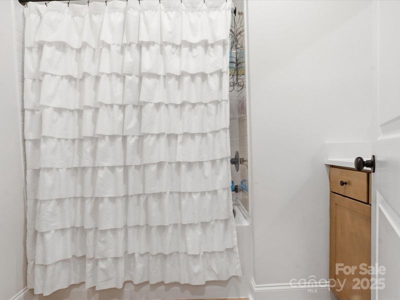 Close-up of interior finishes inside a home in , Lincolnton (Image 20). Close-up of interior finishes inside a home in , Lincolnton (Image 20).