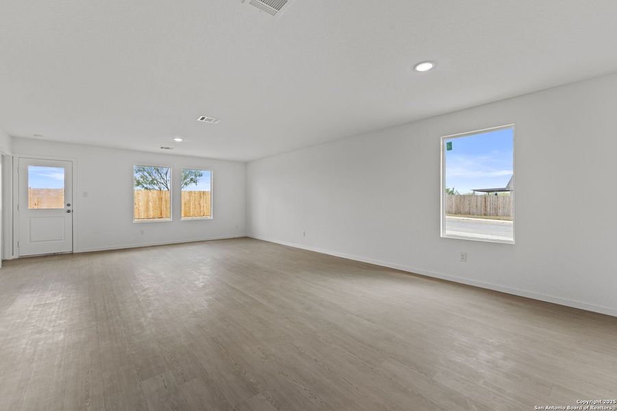 Spacious, unfurnished interior of a new home in Lodi Grove, Floresville (Image 18). Spacious, unfurnished interior of a new home in Lodi Grove, Floresville (Image 18).