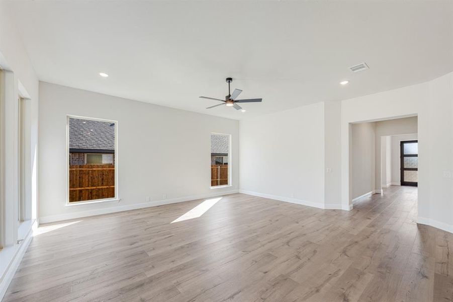 Spacious, unfurnished interior of a new home in Arcadia Trails Classic 60, Balch Springs (Image 27). Spacious, unfurnished interior of a new home in Arcadia Trails Classic 60, Balch Springs (Image 27).