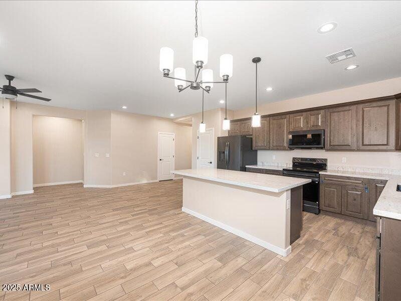 16-10879-Reef-Circle-16