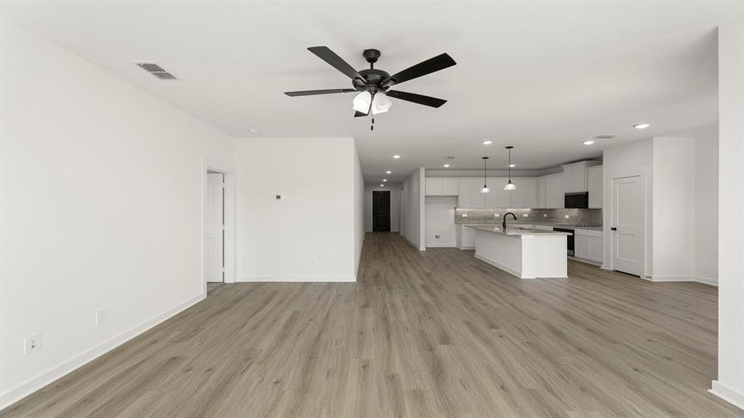 17. 1105 Rushing - Family (3)