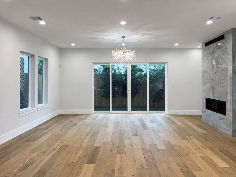 Spacious, unfurnished interior of a new home in , Houston (Image 14).
