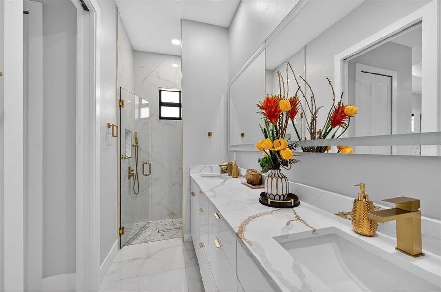 Furnished interior view inside a new home in , Lake Placid (Image 41).