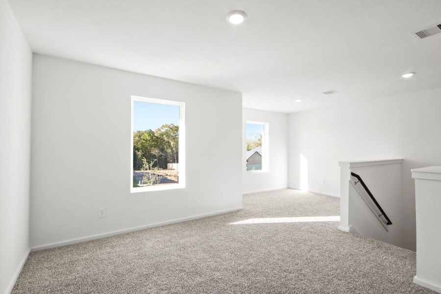 Spacious, unfurnished interior of a new home in Lexington Heights, Willis (Image 7).