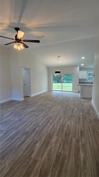 Spacious, unfurnished interior of a new home in , Dunnellon (Image 13).
