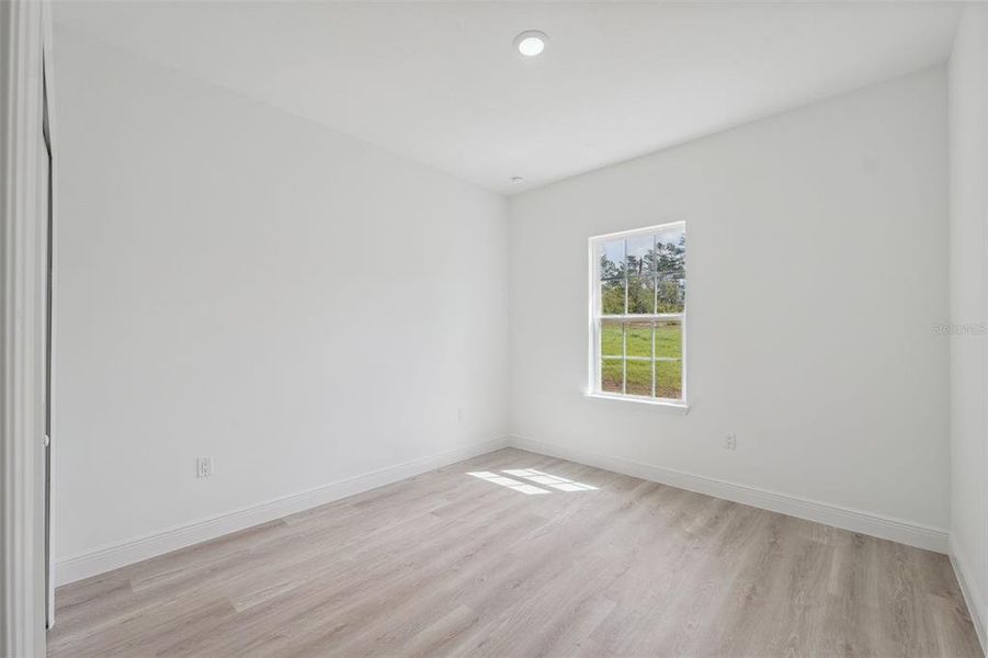 Spacious, unfurnished interior of a new home in , Ocala (Image 25).