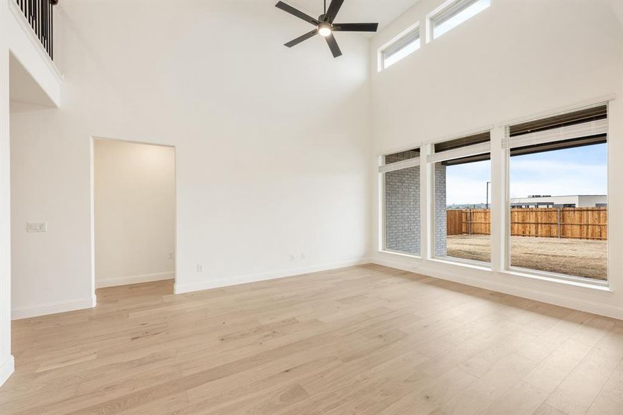 Spacious, unfurnished interior of a new home in Willow Wood, McKinney (Image 37).