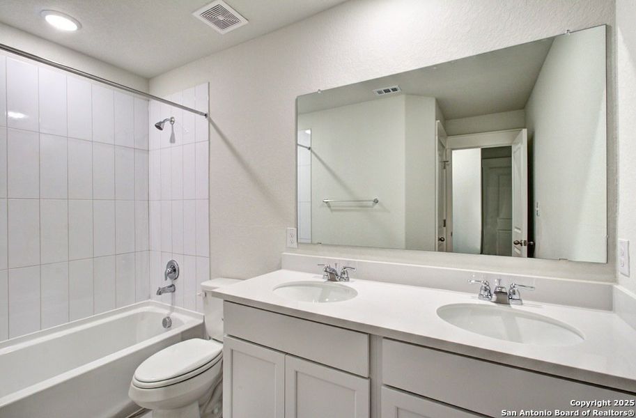 Furnished interior view inside a new home in Cloud Country, New Braunfels (Image 10).