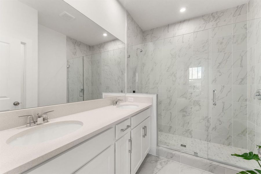US_SEF_BEACON_LOT 92_OWNERS BATH