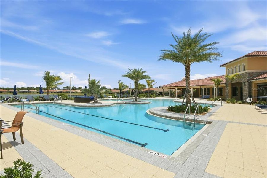 Community amenities in Wellen Park, Venice (Image 31).