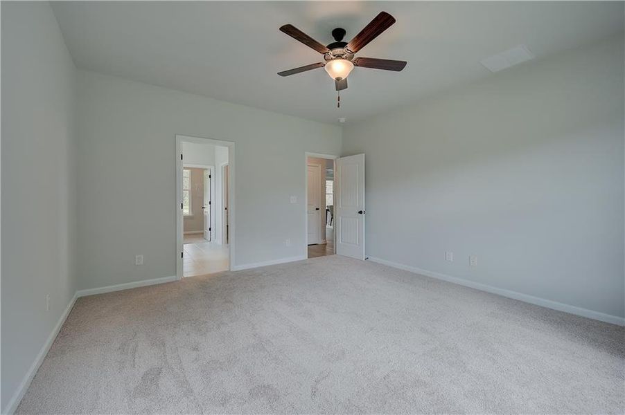 Spacious, unfurnished interior of a new home in Northcroft, Loganville (Image 24).