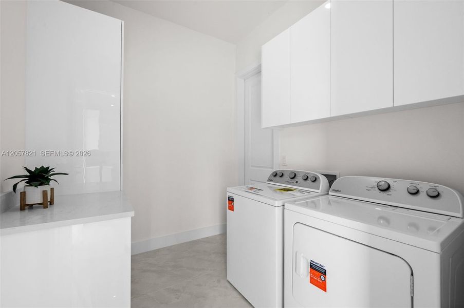 Close-up of interior finishes inside a home in , Lehigh Acres (Image 17). Close-up of interior finishes inside a home in , Lehigh Acres (Image 17).