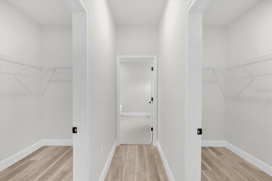 Spacious, unfurnished interior of a new home in , Ocala (Image 18).