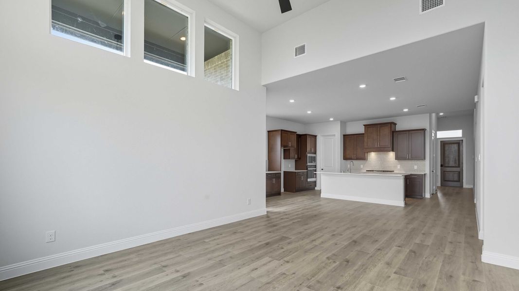 Spacious, unfurnished interior of a new home in Clearview Ranch, Royse City (Image 15).