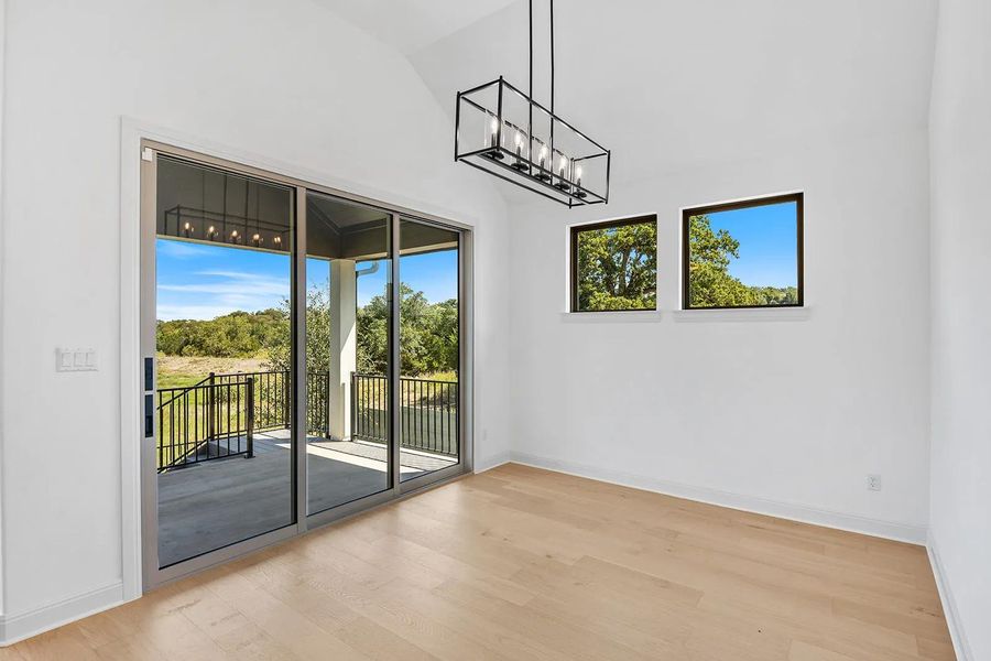 Huntley II C dining room