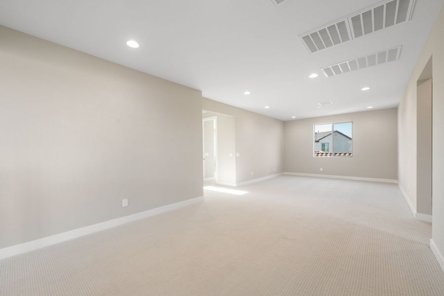 Spacious, unfurnished interior of a new home in Legado West, Queen Creek (Image 33).