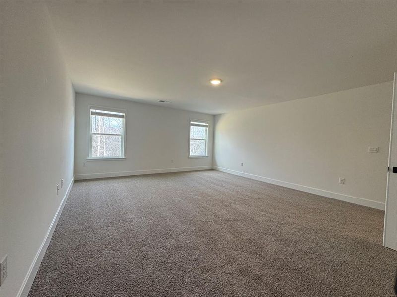 Spacious, unfurnished interior of a new home in Tuscany Hills, Douglasville (Image 29).