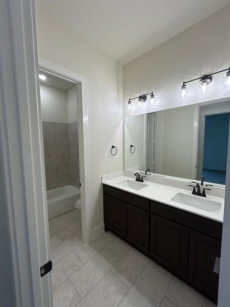 Furnished interior view inside a new home in Creekview Addition, Van Alstyne (Image 8).
