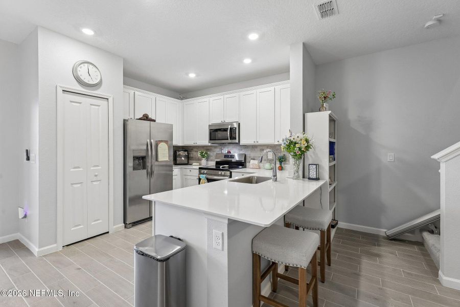 Furnished interior view inside a new home in , Middleburg (Image 17).