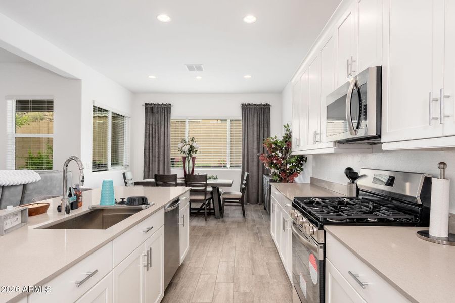 3272 W Peak View Rd - 08