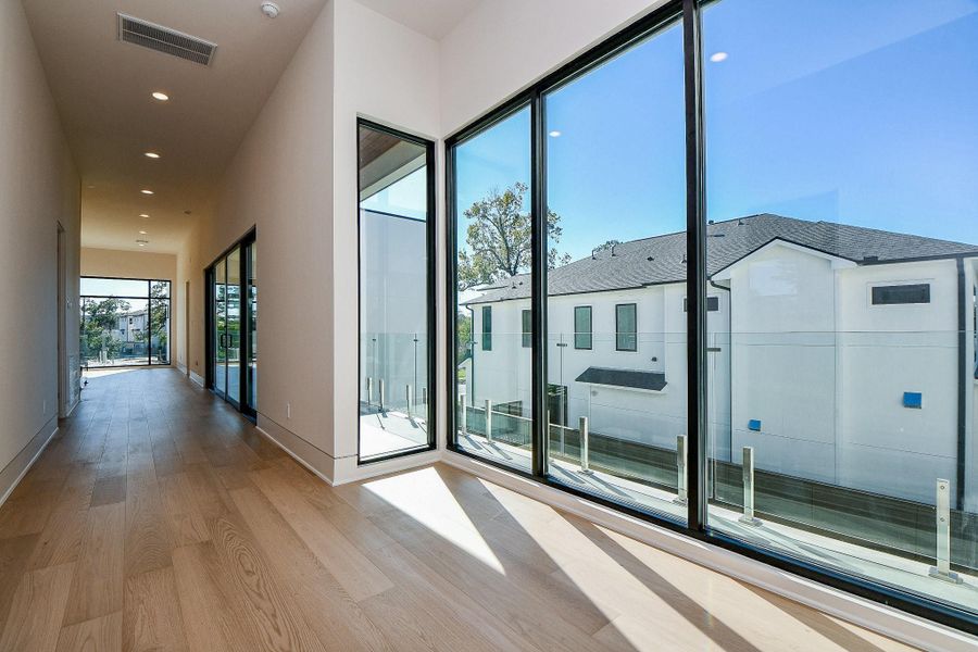 Spacious, unfurnished interior of a new home in , Houston (Image 42).