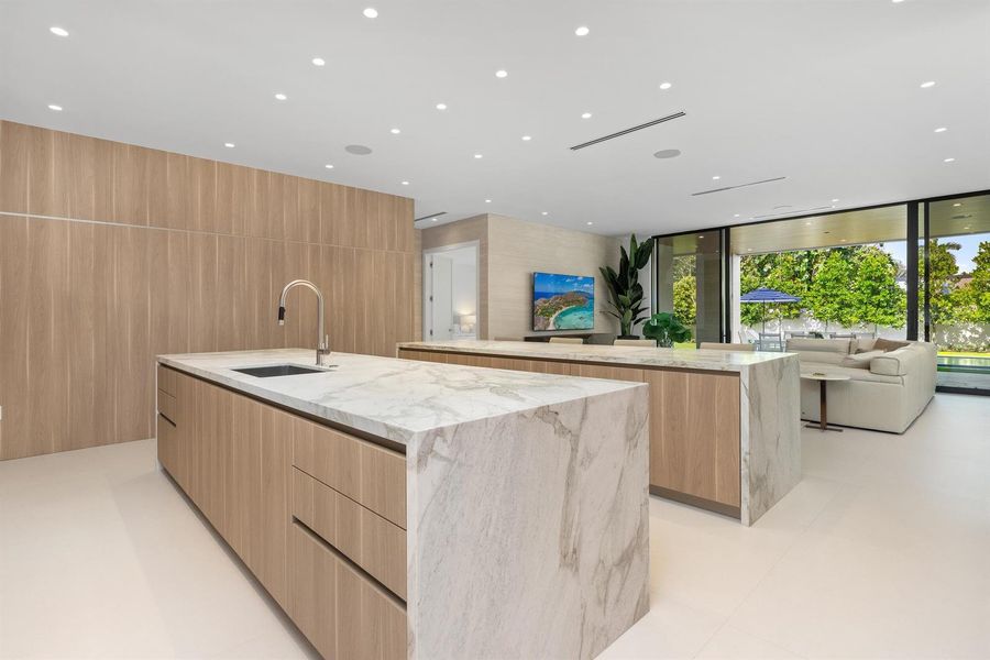 KITCHEN KITCHEN