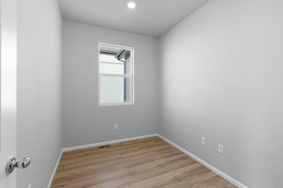 Spacious, unfurnished interior of a new home in Talon Pointe, Thornton (Image 12).