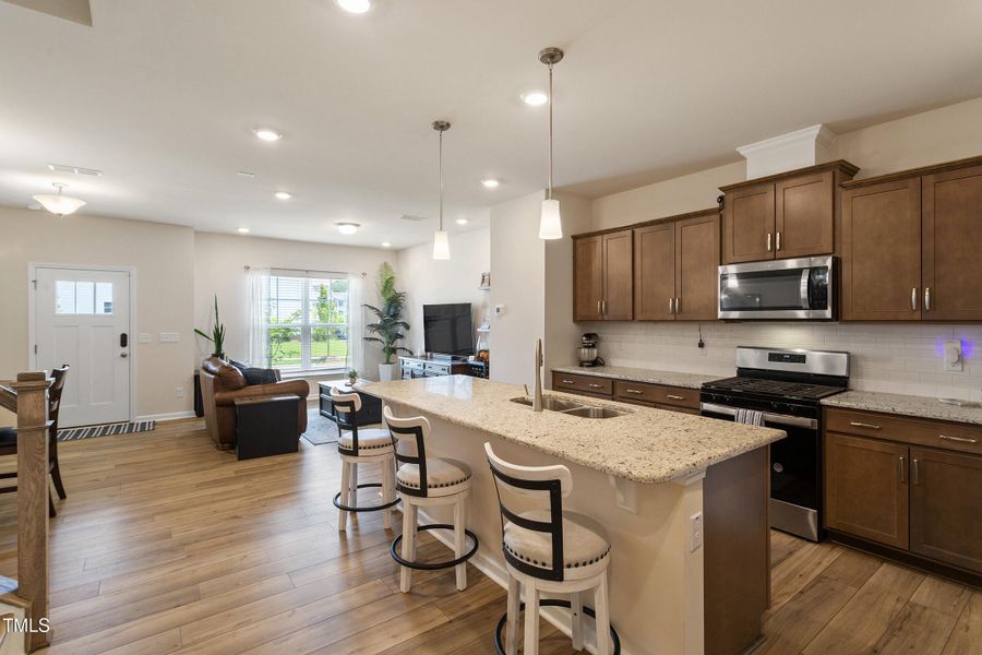 18-728 Silo Pk Dr [2369799]_18