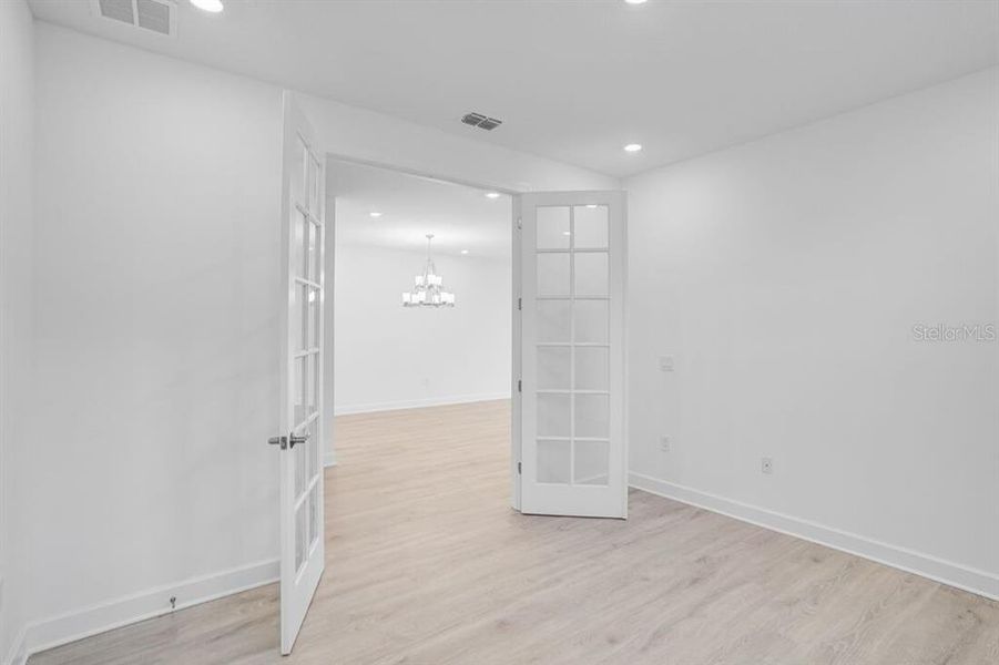 Spacious, unfurnished interior of a new home in Esplanade at Center Lake Ranch, St. Cloud (Image 19).