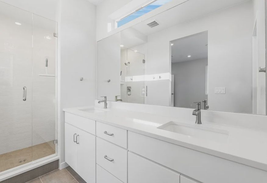 Homesite 47 Primary Bath - 12 of 14