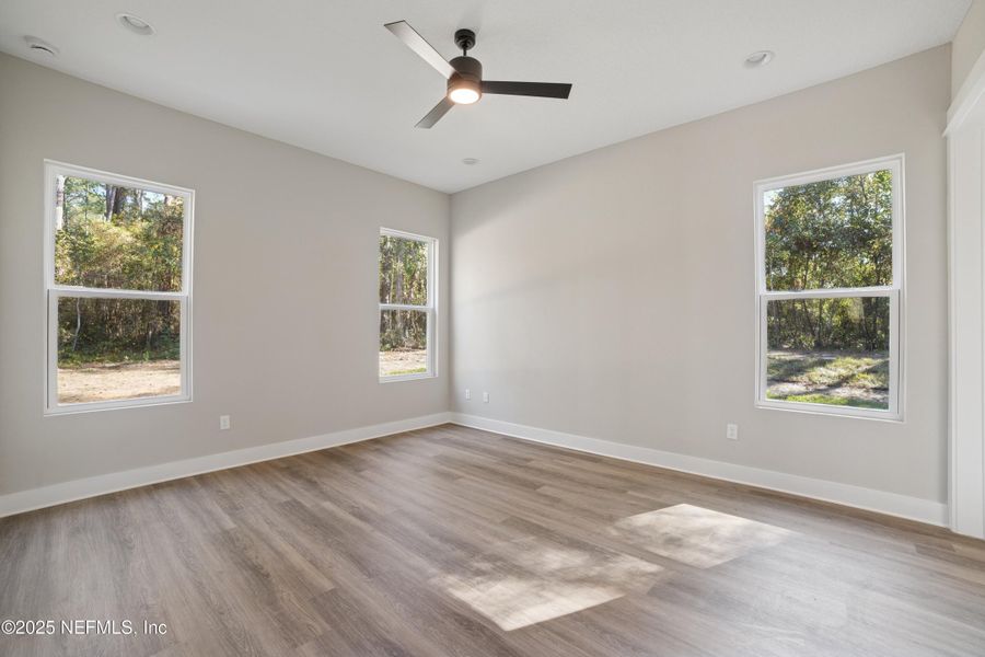Spacious, unfurnished interior of a new home in , Jacksonville (Image 23).