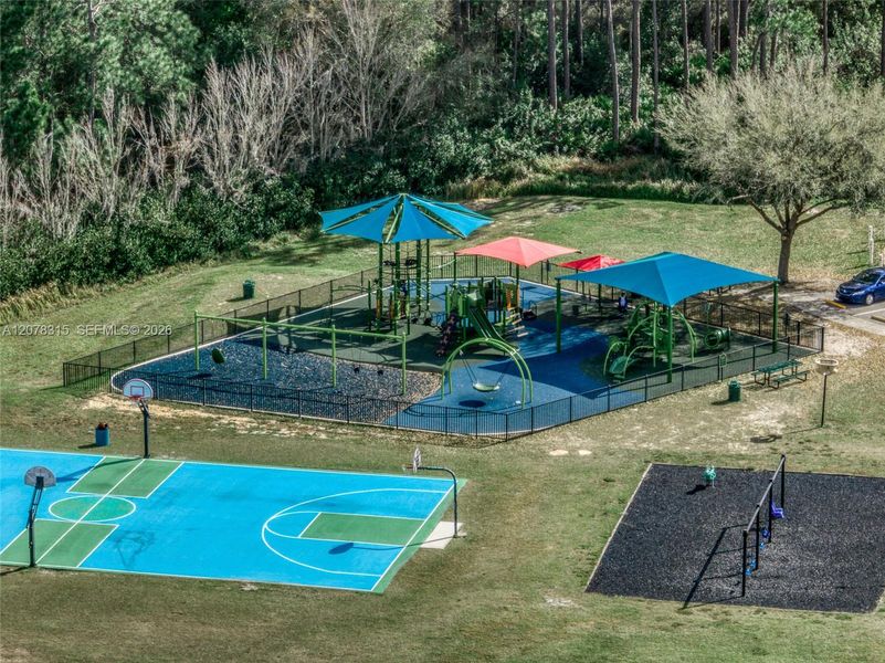 Community amenities in , Sebring (Image 65).