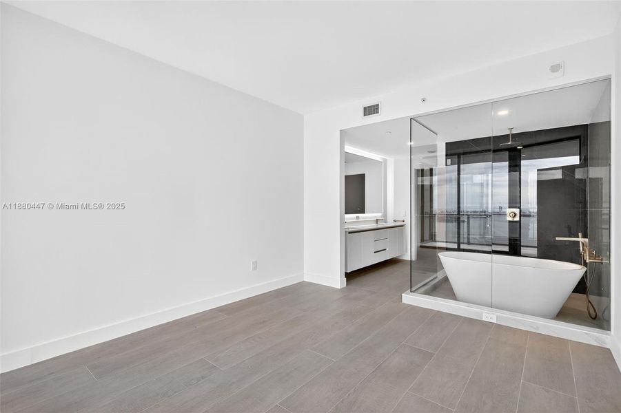 Image 47 of a home in .