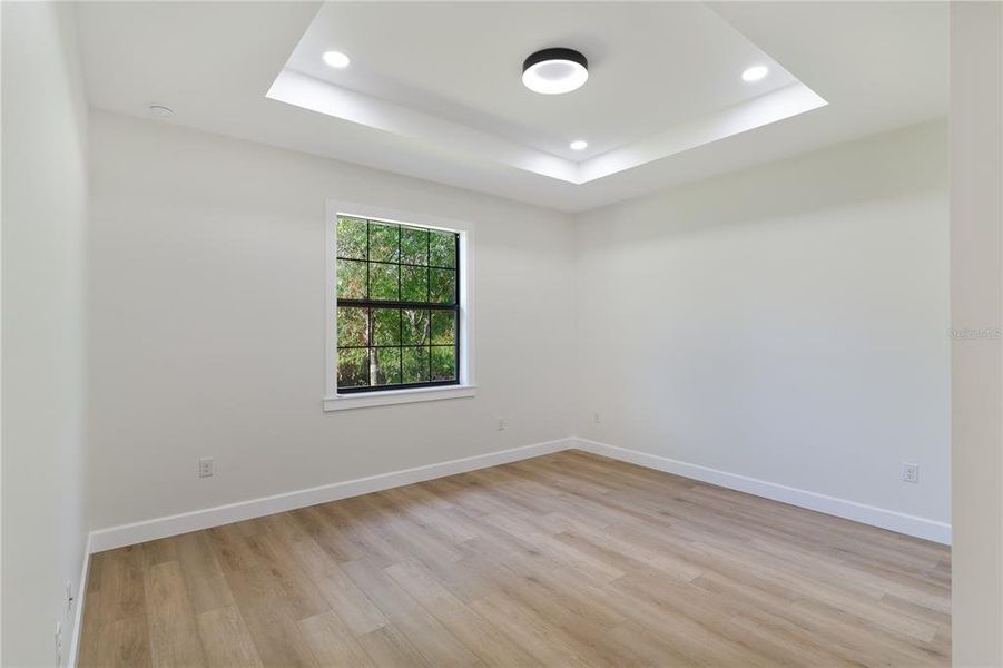 Spacious, unfurnished interior of a new home in , Port Charlotte (Image 12).