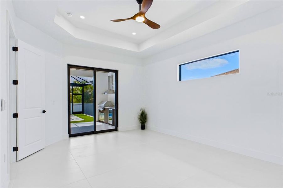 Spacious, unfurnished interior of a new home in , Cape Coral (Image 19).