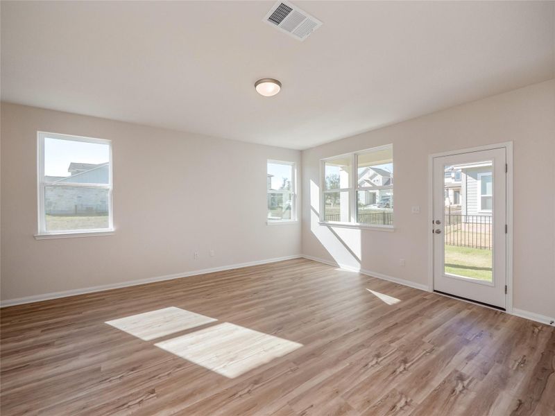 Spacious, unfurnished interior of a new home in Anthem Cottages, Kyle (Image 28).