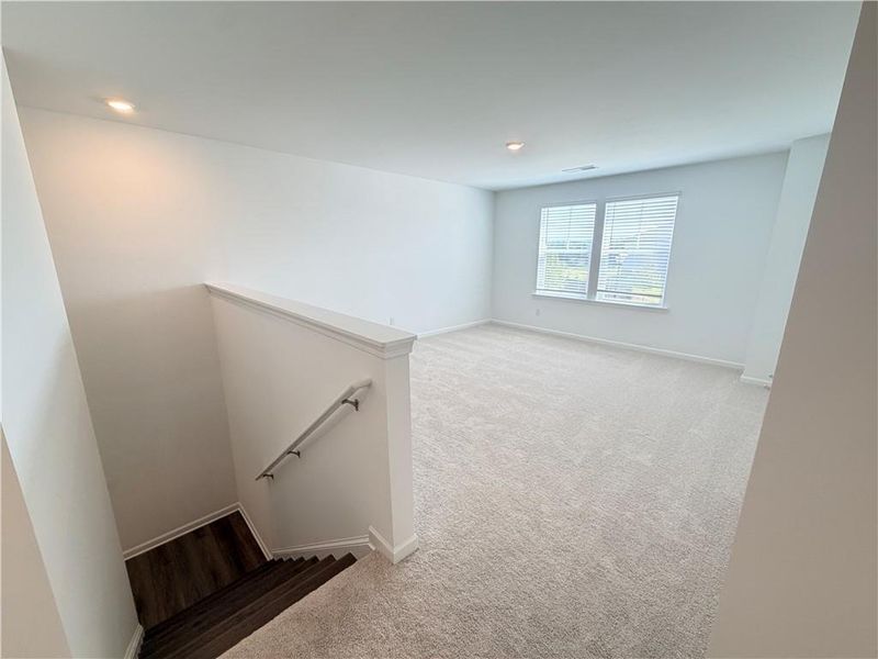 Spacious, unfurnished interior of a new home in Apalachee Hills, Bethlehem (Image 16).