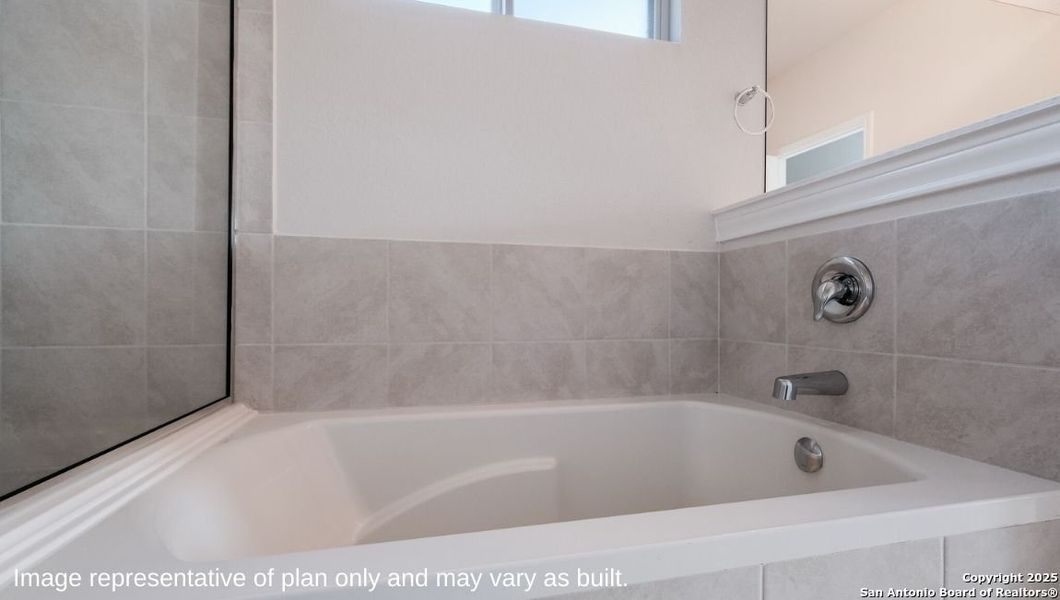 Close-up of interior finishes inside a home in Brookstone Creek, San Antonio (Image 9).