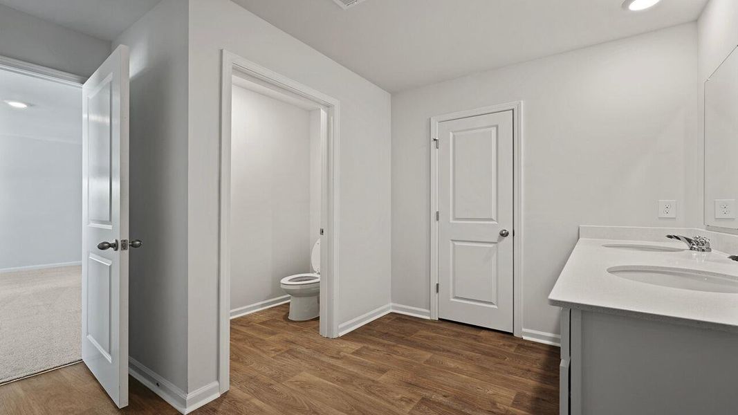 Spacious, unfurnished interior of a new home in Lakeview at Kitfield, Moncks Corner (Image 19).