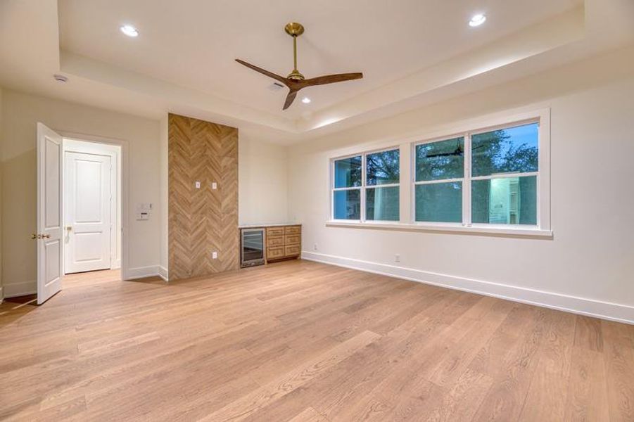 Spacious, unfurnished interior of a new home in , Houston (Image 32).