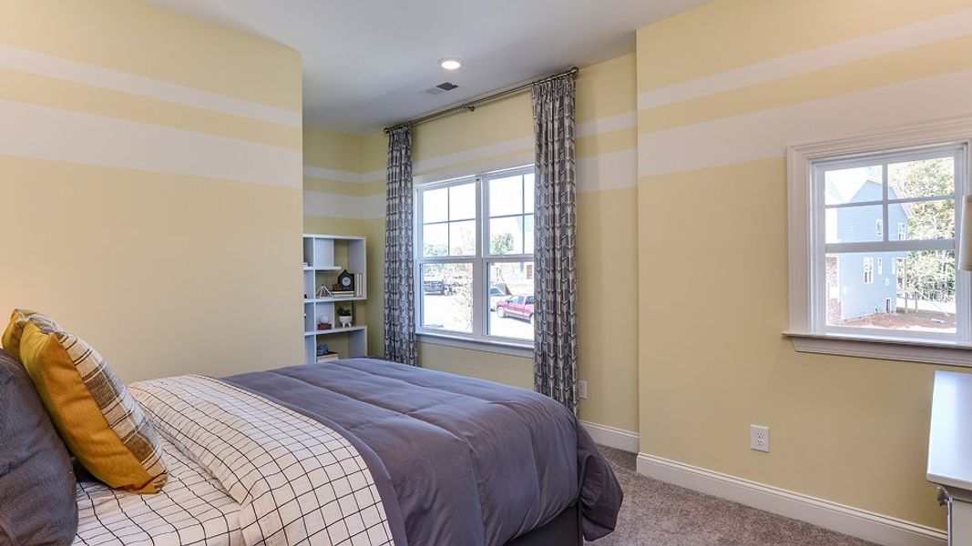 2816 Edison II Bed3 F2