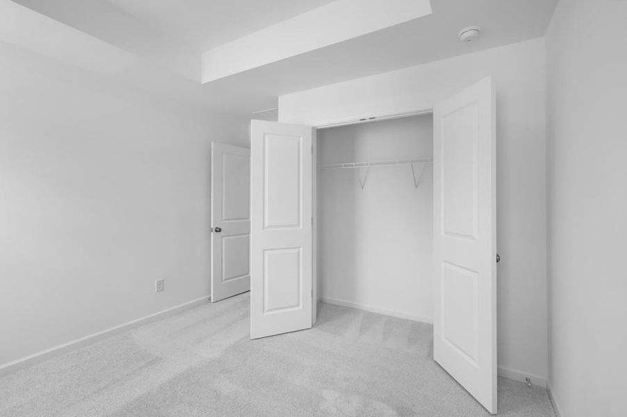 Spacious, unfurnished interior of a new home in Hampton Trace, Marietta (Image 15).