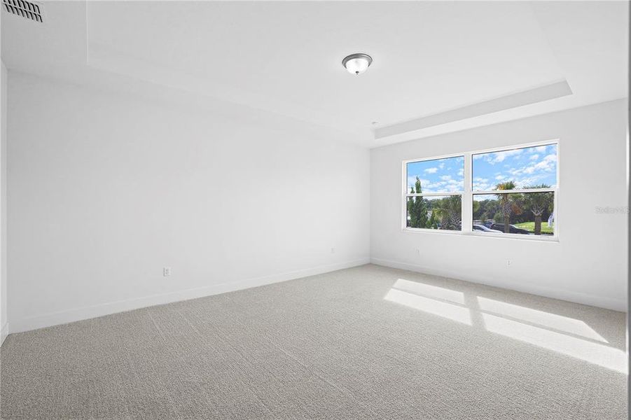 Spacious, unfurnished interior of a new home in Cresswind at Hammock Oaks, Lady Lake (Image 36). Spacious, unfurnished interior of a new home in Cresswind at Hammock Oaks, Lady Lake (Image 36).
