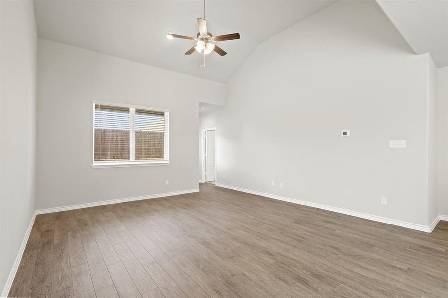 Spacious, unfurnished interior of a new home in Deer Creek, Crowley (Image 24).