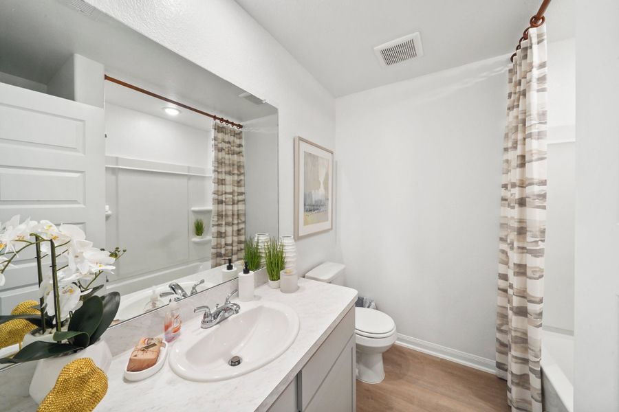 Lexington Heights Model Home - Golden - Secondary Bathroom Lexington Heights Model Home - Golden - Secondary Bathroom