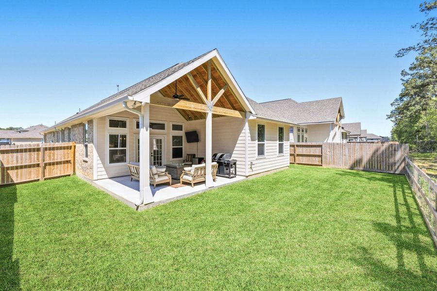 Exterior details and patio area of a home in , Anahuac (Image 25).
