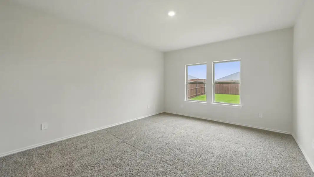 Spacious, unfurnished interior of a new home in Wildcat Ranch, Crandall (Image 15).